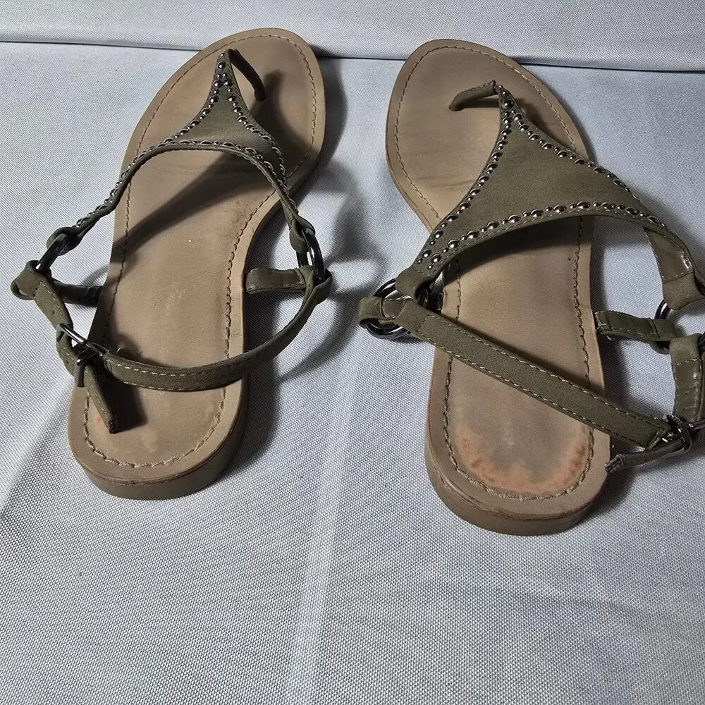 Simply Vera Wang Studded Brown Thong Sandal Womens Size 9 - Picture 4 of 7